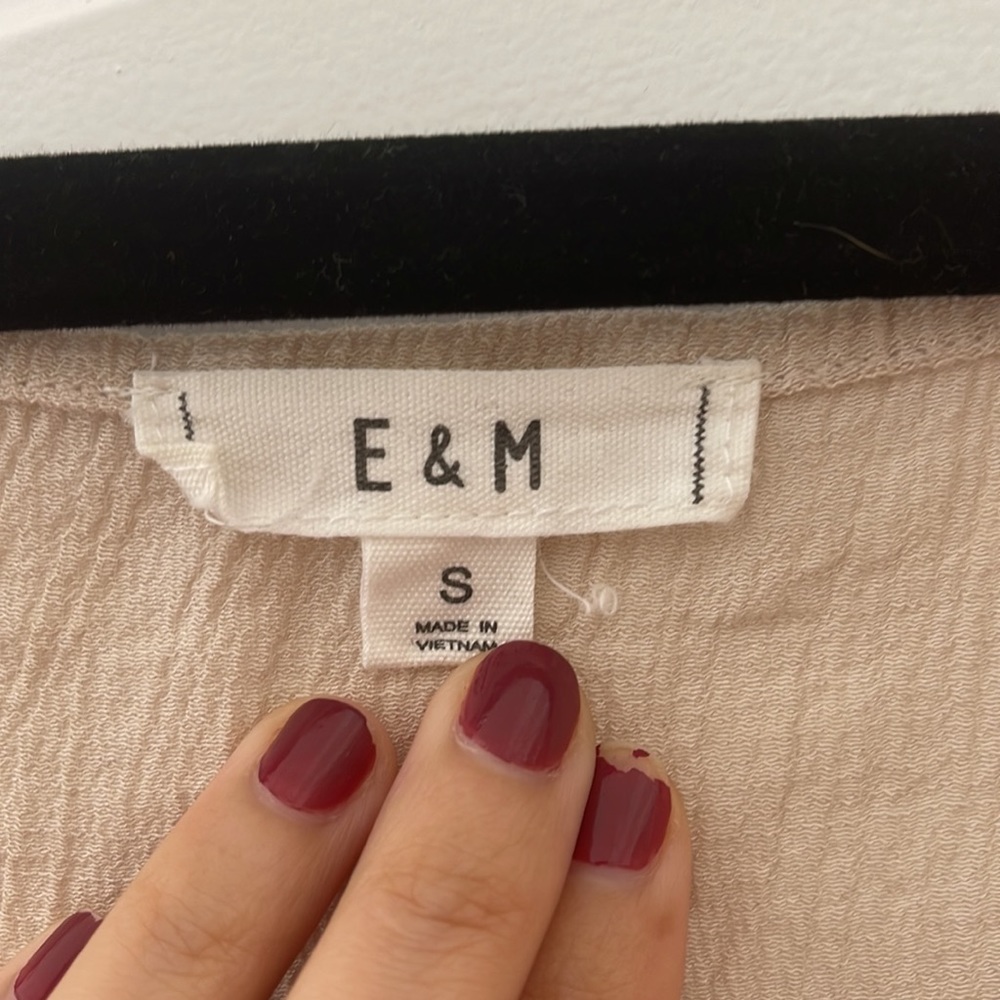 Tan blouse - Picture 2 of 3
